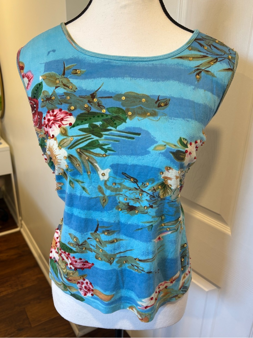 🌷Jane Ashley Sequin Floral Top Size XL 3/$30